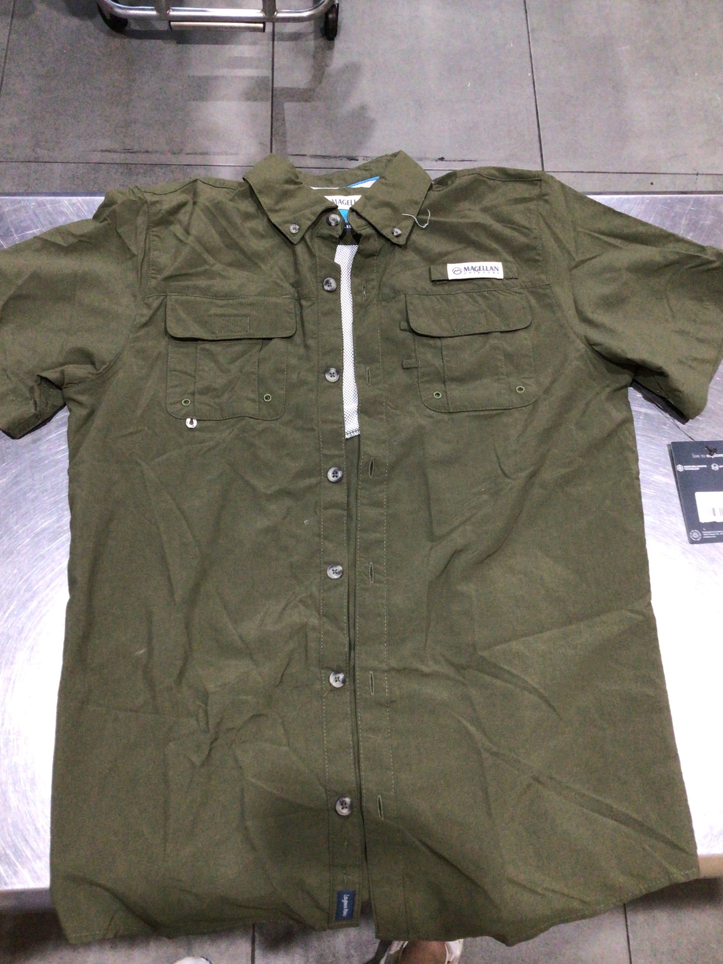 Camisa Magellan Verde Militar Talla L 14-16 años