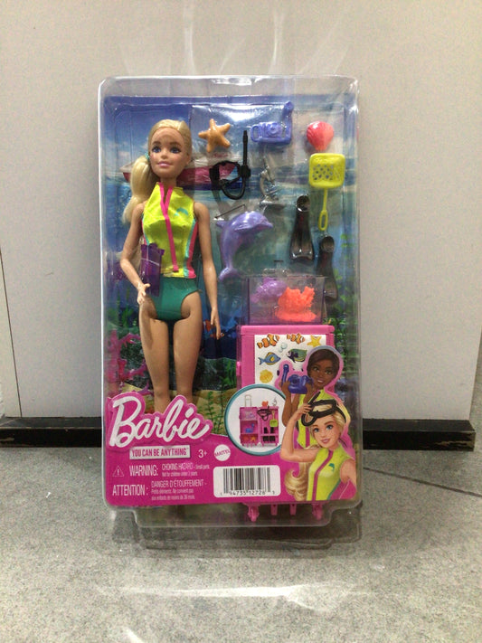 Barbie Bióloga Marina