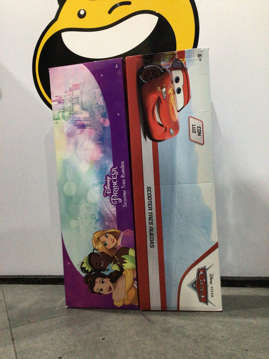 Scooter 3 Ruedas Cars/Princesas con Luces